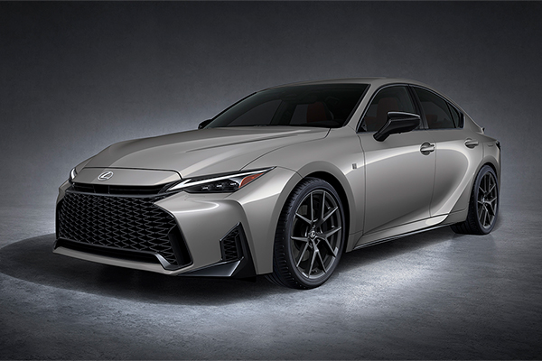 Lexus updates IS model with two variants