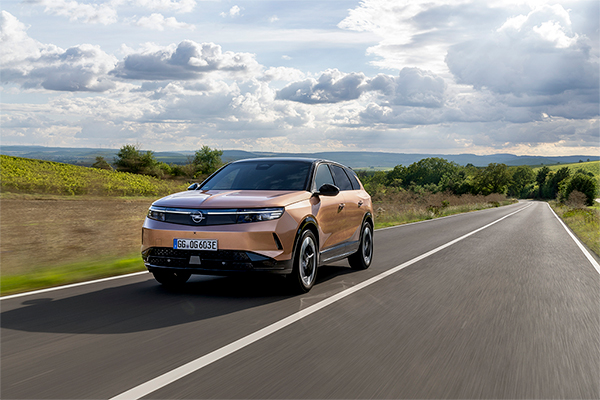 Opel launches new Grandland Electric Long Range model