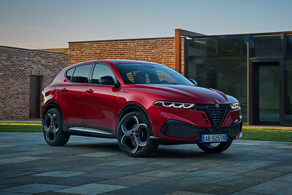 Alfa Romeo unveils the updated Tonale