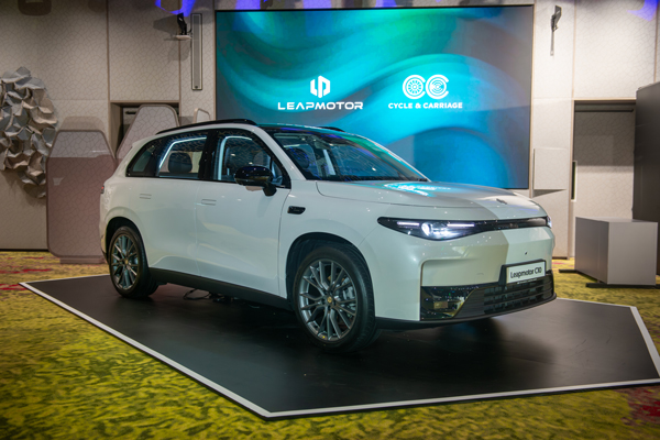 Leapmotor C10 makes Singapore debut