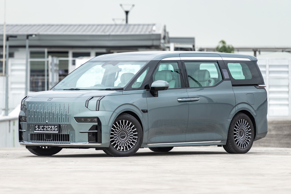 Zeekr 009 Deluxe Review