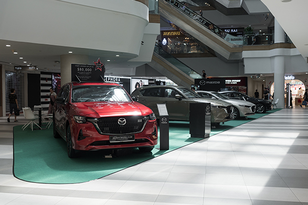 Mazda Singapore draws crowds into the east!