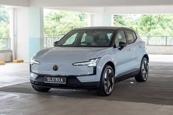 Volvo alerts EX30 SG owners to potential battery fire risk