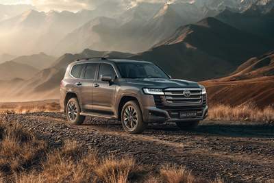 Toyota Land Cruiser 300 gets a hybrid powertrain