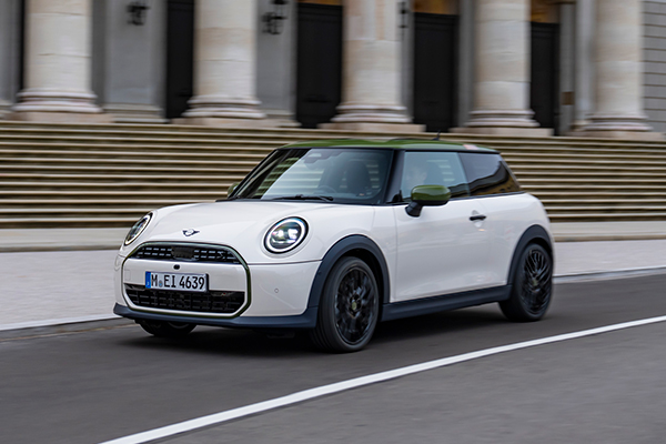 MINI introduces the new Paul Smith Edition