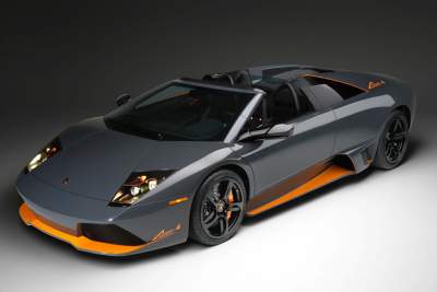 Lamborghini releases first images of the Murciélago LP 650-4 Roadster