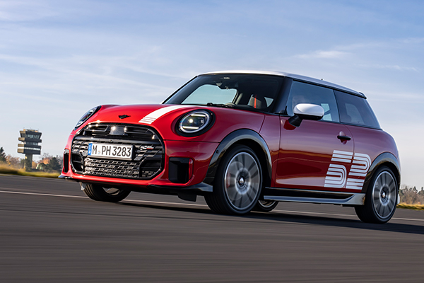 MINI unveils new 1965 Victory Edition hatchback