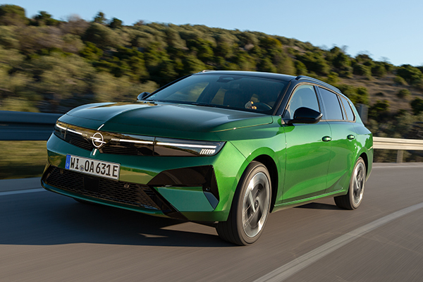 Opel presents the new Astra and Astra Sports Tourer