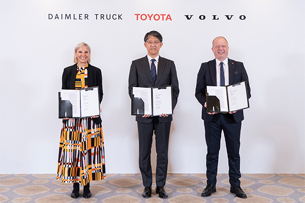 Toyota to join Daimler and Volvo in fuel cell joint venture