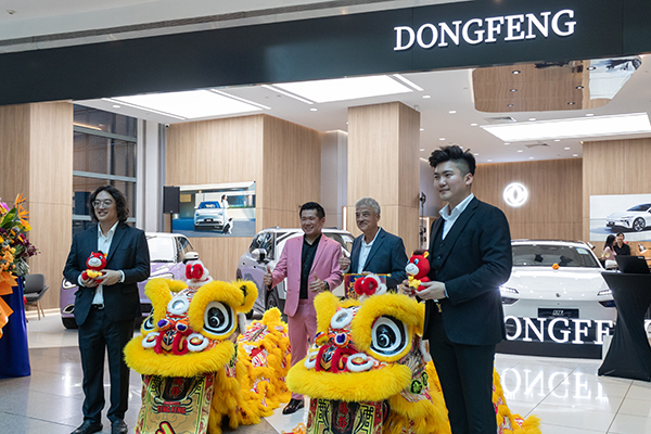 Dongfeng opens its showroom in Suntec City