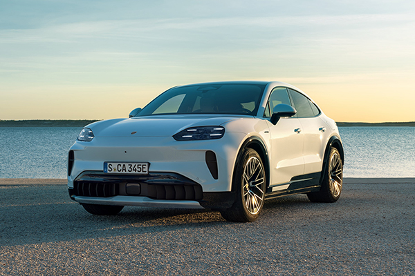 The Porsche Cayenne Coupe Electric can now be ordered in SG