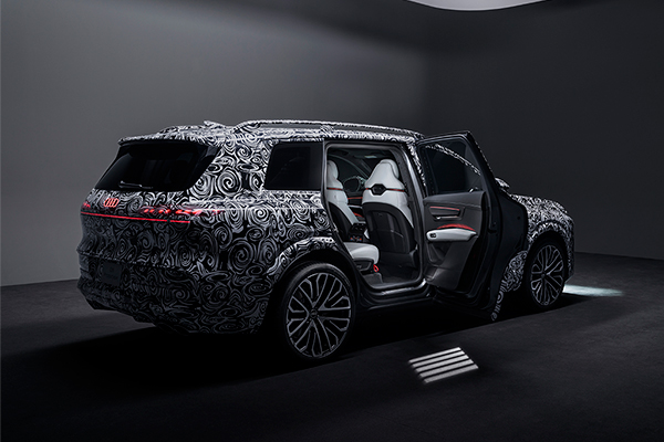 A first look inside the new Audi Q9