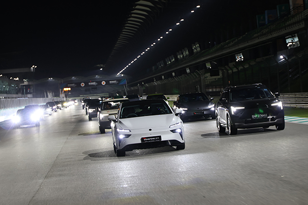 explore new car guides image