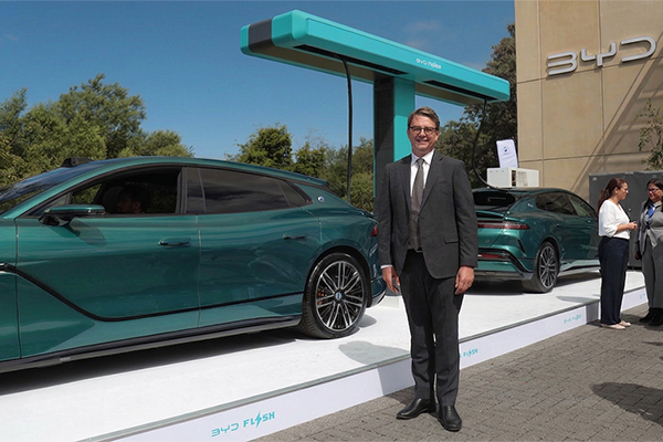 Parkopedia and BYD showcase next-gen in-car payment services