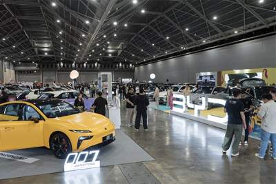 explore new car guides image