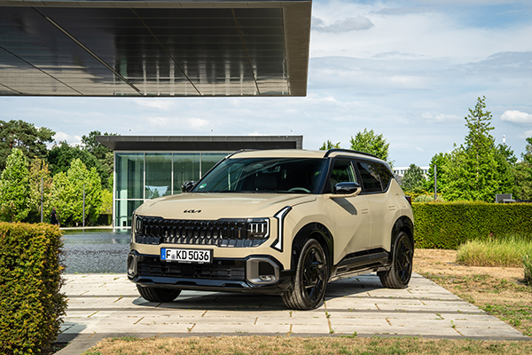 New Kia Seltos makes European debut with hybrid power
