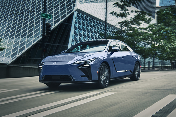 The 2027 Lexus ES keeps calm and electrifies on
