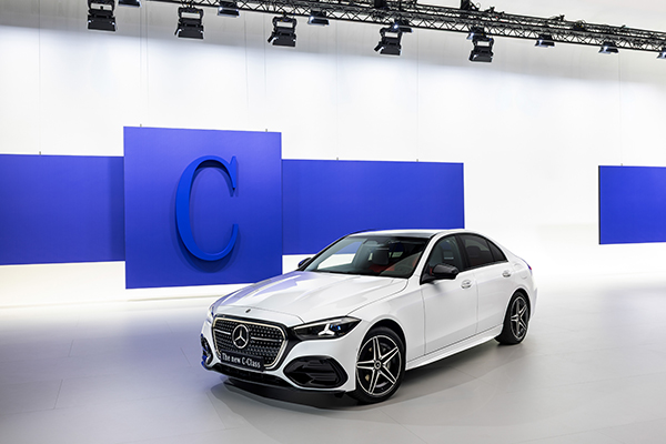 New Mercedes-Benz C-Class evolves with electrification