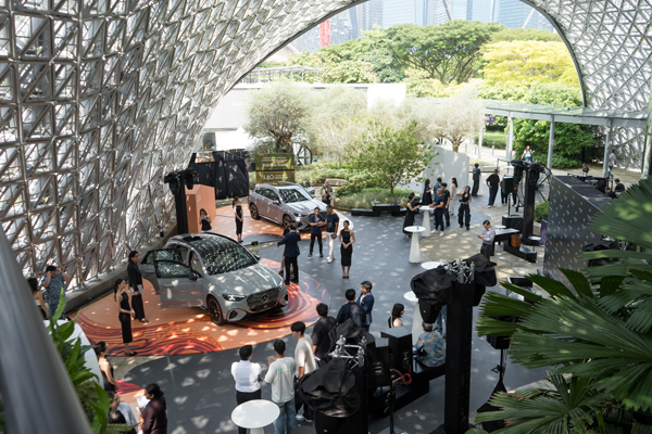 Mercedes-Benz GLC debuts alongside Studio opening