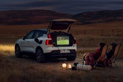 Volvo adds portable power functionality to EX30
