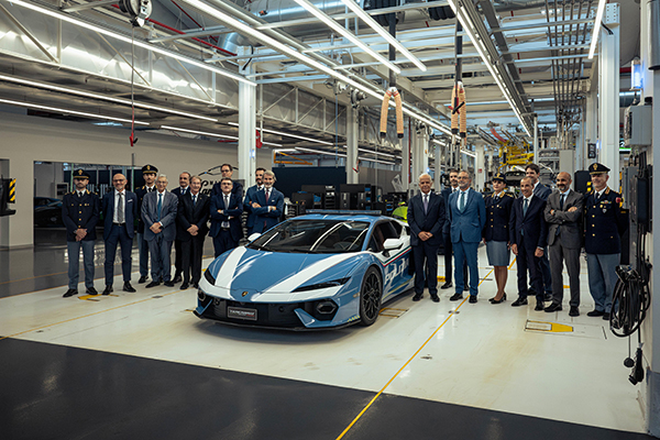 Lamborghini's new police car has a life-saving job