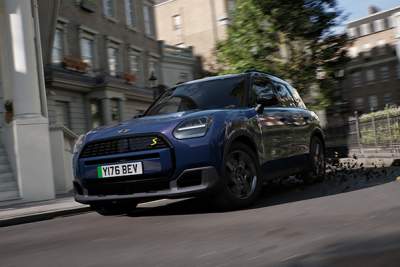 The MINI Countryman SE Midnight Edition goes dark