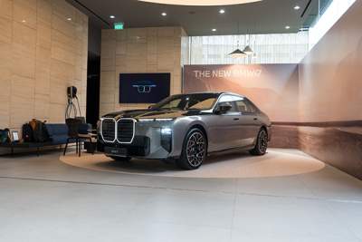 BMW Singapore updates the 7 Series with a longer-range i7