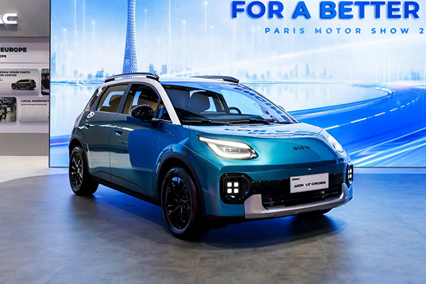 Aion doubles up in Paris with the UT Cross and GS7