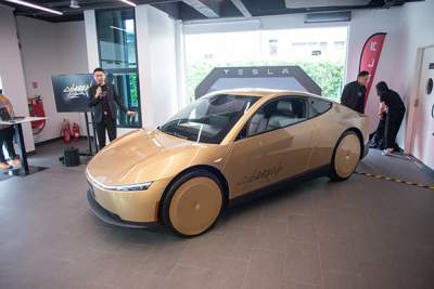 Tesla Cybercab begins Southeast Asian tour in Singapore