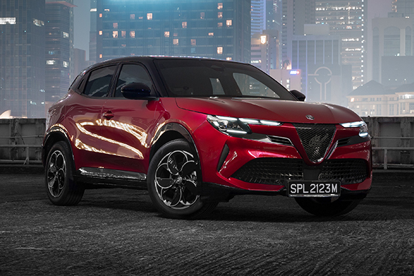 Alfa Romeo Junior Electric Review