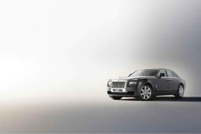 New Rolls-Royce revives "Ghost"