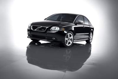 Volvo C30, S40 and V50 DRIVe gain extra attitude with R-Design