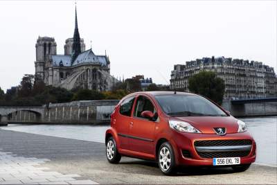 Facelifted Peugeot 107 hits the showrooms