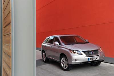 Lexus take the pain out of parking