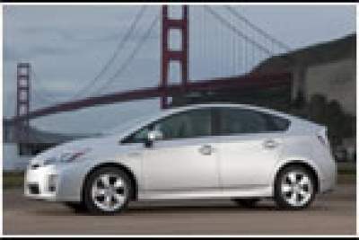 Toyota launches Prius in Japan