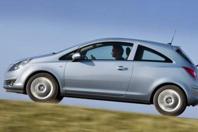 Vauxhall launches 36 km/l Corsa ecoFLEX