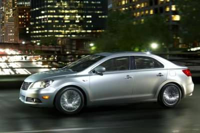 Suzuki unveils new Kizashi mid-sized sedan