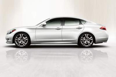 Infiniti reveals new M luxury sedan virtually