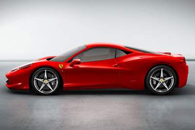 Ferrari 458 Italia spotted on the roads in Maranello