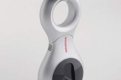 Honda develops new personal mobility device to work in harmony with people