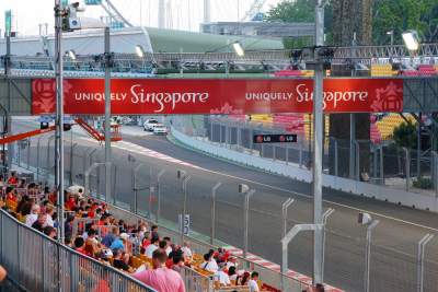 Hamilton cruises to victory in incident-filled Singapore Grand Prix