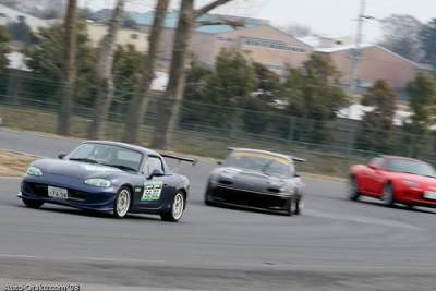 Huge Mazda Roadster 20th anniversary commemorative event held in Japan