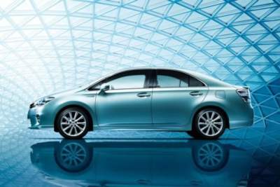 Toyota launches the Sai hybrid