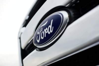 Ford posts profit for the first time since 2005