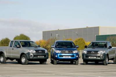 Toyota Hilux gets new engine and equipment for 2010