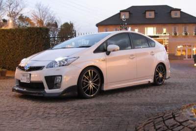 Toyota Prius modified by Tommy Kaira