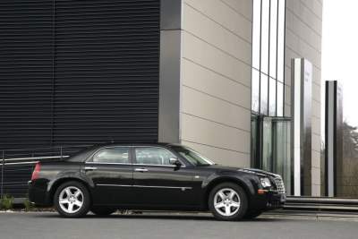 Chrysler revises the 300C range