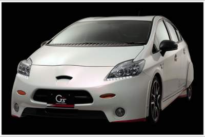 Toyota showcases the Prius G Sports