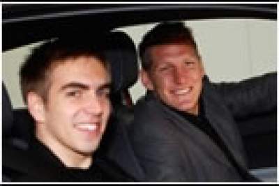 FC Bayern stars test the new Audi A1