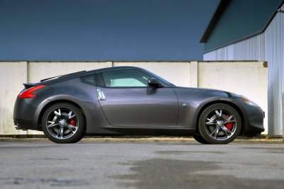 Nissan announces 370Z Coupe Black Edition